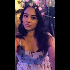 Meet your Posher, Roxana